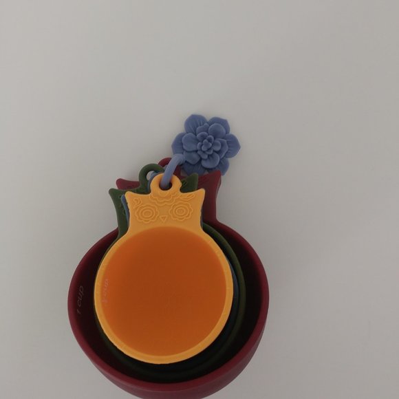 A baker's delight! Silicone measuring cups | Vibrant earthy tones | Kitc… - Picture 7 of 9